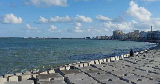 الطقس اليوم 10-2-2025 بالإسكندرية.. استمرار حركة الملاحة والسفن رغم الرياح