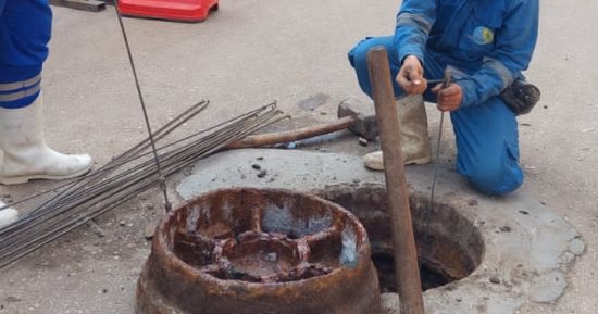 مياه المنوفية تنتهي من تطهير مطابق الصرف الصحي وحنفيات الحريق بمحيط الكنائس