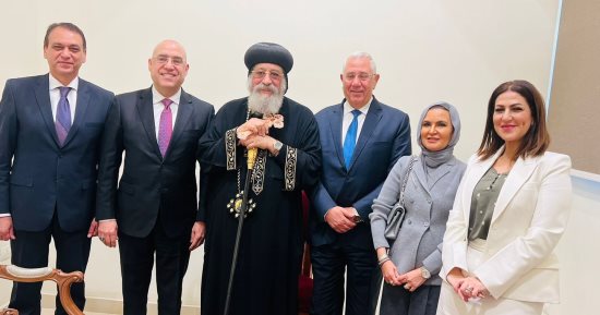 وفد الجبهة الوطنية يقدم التهنئة للبابا تواضروس بعيد الميلاد المجيد