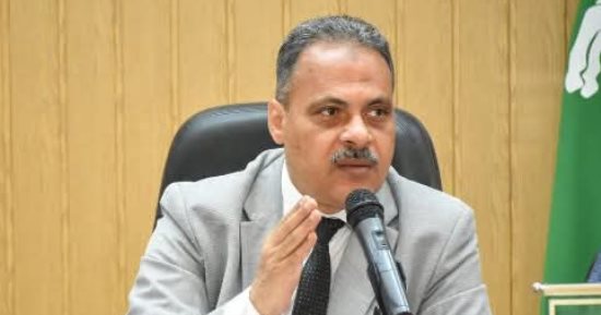 محافظ الشرقية يُصدر 13 قراراً تأديبيا لـ 57 من العاملين المقصرين في العمل