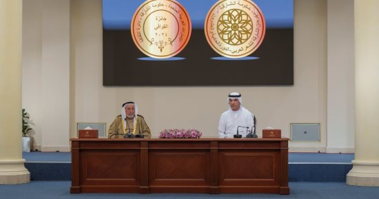 حاكم الشارقة يكرّم الشعراء الفائزين بجائزة القوافي 2024