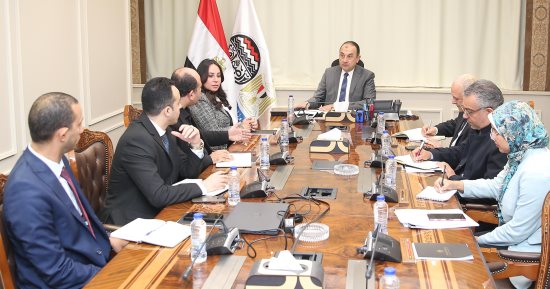 وزير قطاع الأعمال يلتقى وفدا من المبادرة الوطنية لتطوير الصناعة المصرية "ابدأ"