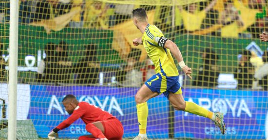 النصر يتقدم على الأخدود بثنائية رونالدو ومانى فى الشوط الأول.. فيديو