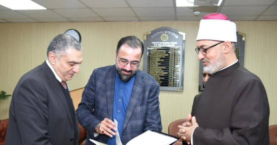 مفتى الجمهورية يلتقى وزير الشئون الدينية فى باكستان ويبحثان سبل التعاون