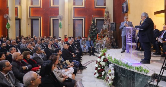 رئيس الطائفة الإنجيلية يشهد تنصيب القس رفعت فكرى راعيا للكنيسة بروض الفرج