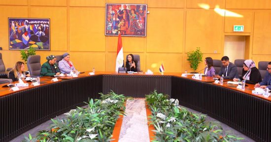 وزيرة التضامن تستعرض ملفات قضايا الطفولة والمرأة وكبار السن وذوى الإعاقة