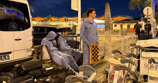 بعثة بيراميدز تنتظر إصلاح أعطال الطائرة وتحسن الأحوال الجوية للعودة من أنجولا