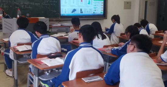 مدرسة بالصين تجبر التلاميذ على توقيع إقرار لتبرئتها من مسئولية إيذاء الطلاب أنفسهم