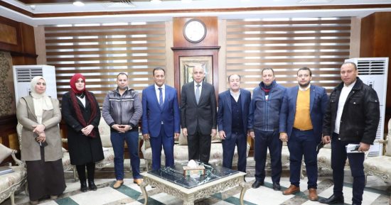 محافظ المنيا يبحث مع وفد صندوق الإسكان الاجتماعي إجراءات تسليم وحدات أبو قرقاص