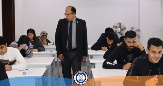 رئيس جامعة حلوان الأهلية يتفقد الامتحانات.. ويؤكد: نسعى لتوفير أفضل بيئة تعليمية