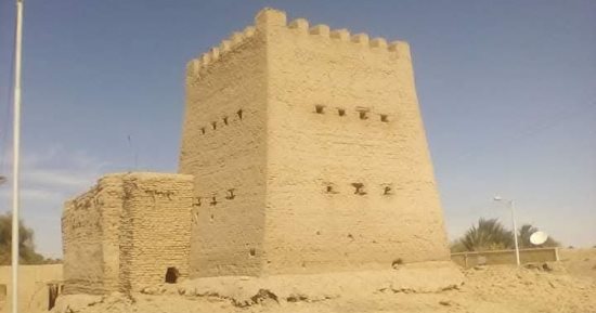 جبل وواحة خضراء وعين مياه ومغارة.. آخر ما تبقى من طوابى باريس الستة.. طابية الدراويش الأثرية مساحتها 5 أفدنة أحد أهم المزارات السياحية بالوادى الجديد.. بنيت منذ أكثر من 130 سنة وما زالت صامدة حتى الآن.. صور