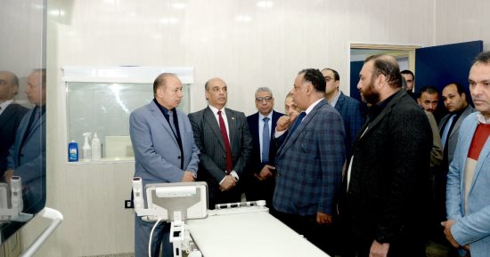 رئيس جامعة المنصورة يتفقد أعمال المشروعات الطبية ويوجه بسرعة إنجازها