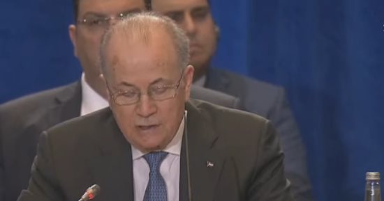 رئيس الوزراء الفلسطيني: حان الوقت لاتخاذ قرارات ملزمة لتكريس حل الدولتين