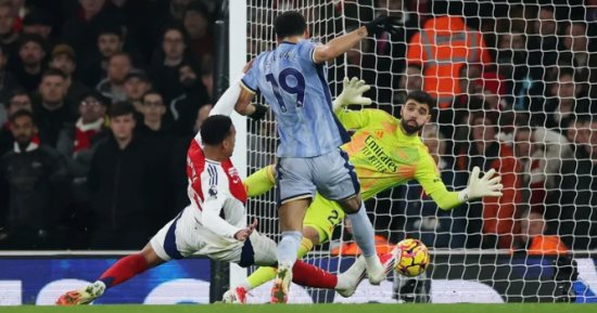 أرسنال يتقدم على توتنهام 2-1 فى شوط أول مثير بالدورى الإنجليزى.. فيديو