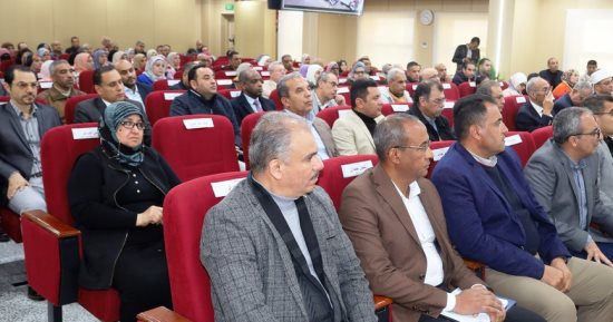 محافظ السويس يناقش طلبات السائقين وملفات التقنين والتصالح