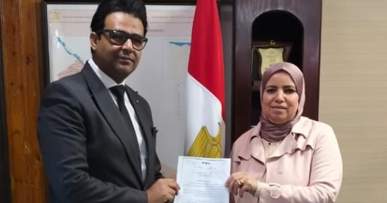 وكيل "صحة سوهاج" يكلف زينب مراد بإدارة الموارد البشرية بالمديرية