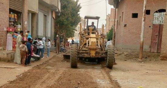 حملات لتمهيد الطرق والنظافة بمدينة وقرى سنورس بالفيوم