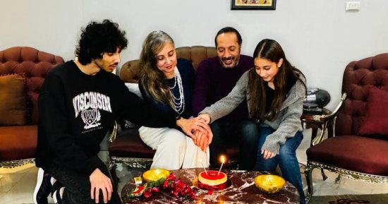 على الحجار محتفلا بعيد زواجه الـ22: ربنا يديم علينا المحبة والسعادة