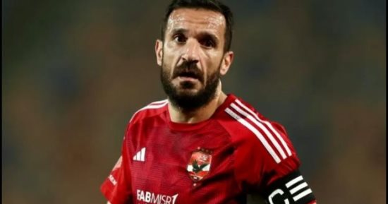 مفاجأة.. الأهلي يوافق على قرار كولر بعدم قيد علي معلول ويرحب برحيله