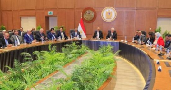 وزير التعليم يستعرض المواد الدراسية بالبكالوريا المصرية