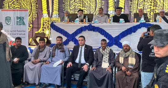 الكفن ينهى خصومة ثأرية بين عائلتين فى قنا.. فيديو