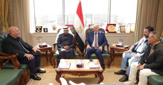وزير العمل يلتقي نقابة السيارات السعودية لتنسيق إجراءات اختبار السائقين في موسم الحج