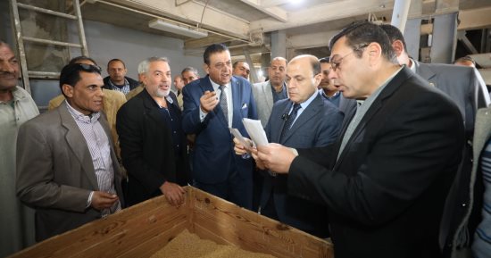 محافظ كفرالشيخ يتفقد مركز غربلة تقاوى الأرز بـ"سخا" لزيادة الإنتاجية.. فيديو