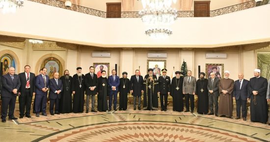 البابا تواضروس يستقبل قيادات محافظة الإسكندرية