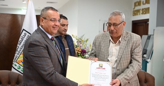 محافظ جنوب سيناء يكرم المشاركين بالمهرجان العربي للهجن والتراث فى شرم الشيخ