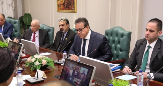 نائب رئيس مجلس الوزراء يبحث محاور المشروع القومى للتنمية البشرية
