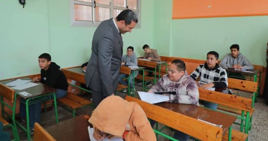 محافظ دمياط يتفقد لجان امتحانات الشهادة الإعدادية