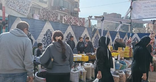 إقبال كثيف على سوق اليوم الواحد بالزقازيق.. فيديو