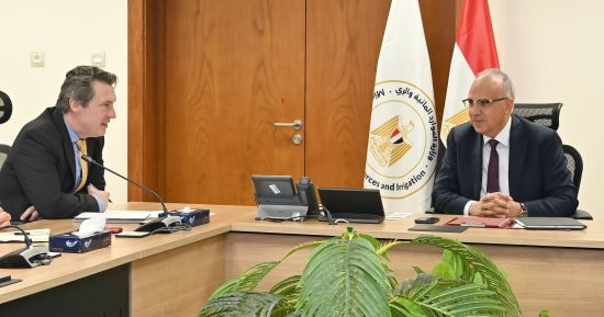 ‫وزير الرى: تقييم الحالة الإنشائية لحائط رشيد البحرى وإعداد دراسات الجدوى