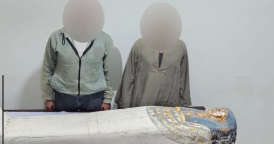 وزارة الداخلية تقطع الطريق على تجار الأثار.. إحباط محاولة تهريب كنوز فرعونية فى بنى سويف وتوجيه ضربات موجعة لشبكات التنقيب فى القاهرة.. وضبط عصابة فى الجمالية داخل حفرة بحثا عن الذهب 