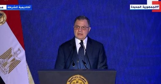 انطلاق التيسيرات المرورية الجديدة.. "الشباك الواحد" وإلغاء أدوات الطوارئ يثيران ارتياحاً واسعاً بين المواطنين.. فرحة وإشادة شعبية ببدء تطبيق الأليات الجديدة وخفض رسوم التراخيص وبدء التحصيل الإلكترونى