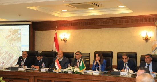 محافظ الجيزة يكلف رؤساء الأحياء والمراكز بتحديد يوم ثابت للقاء المواطنين 
