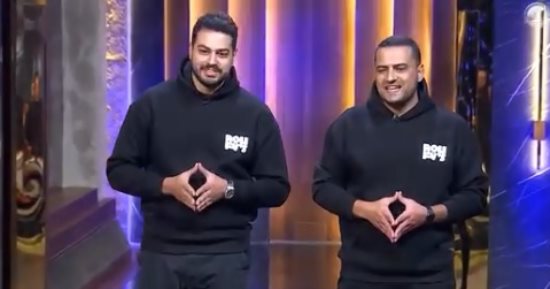 صاحبا مشروع ROUFY’S: مطعم یقدم أكلات وأطباق أمریكیة مختلفة