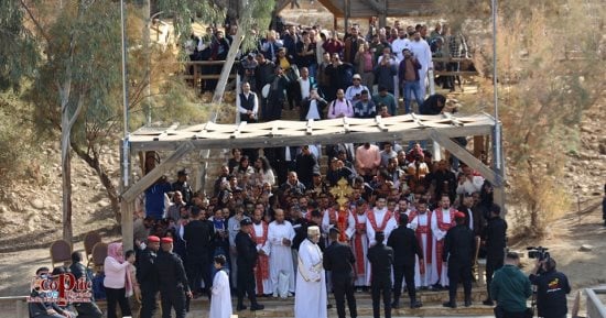 الكنيسة تقيم صلوات لقان عيد الغطاس فى نهر الأردن