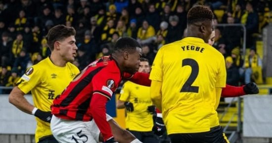 إلفسبورغ ضد نيس.. شوط أول سلبى بمشاركة عبد المنعم فى الدوري الأوروبي