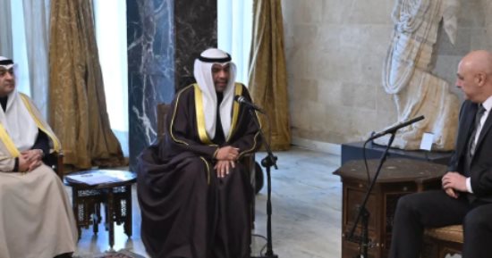 وزير الخارجية الكويتى يلتقى عون فى مستهل زيارة رسمية إلى بيروت