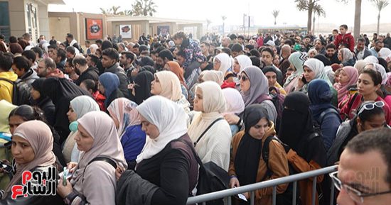 إقبال ضخم من الجمهور فى أول أيام معرض الكتاب