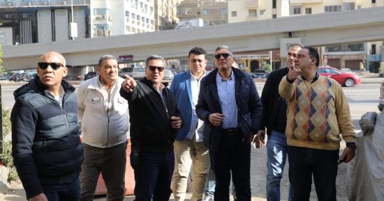 محافظ الجيزة يعاين عددًا من المواقع لدراسة استغلالها فى إقامة ساحات انتظار