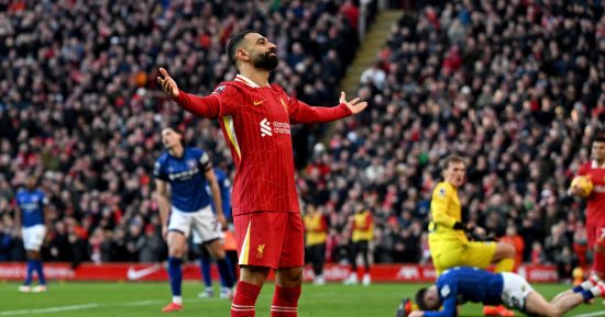 رئيس بشكتاش التركي يتعهد بإنهاء صفقة انتقال محمد صلاح خلال ساعات