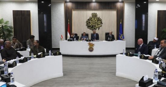 استكمال مشروعات الغاز الطبيعى بقرى حياة كريمة فى أسوان 