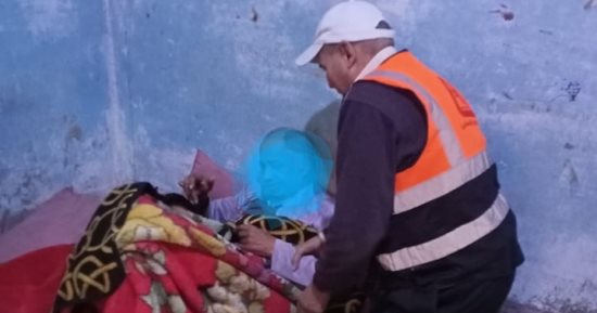 التدخل السريع بتضامن القليوبية ينقذ حياة مسن مصاب بجلطة وينقله لدار رعاية
