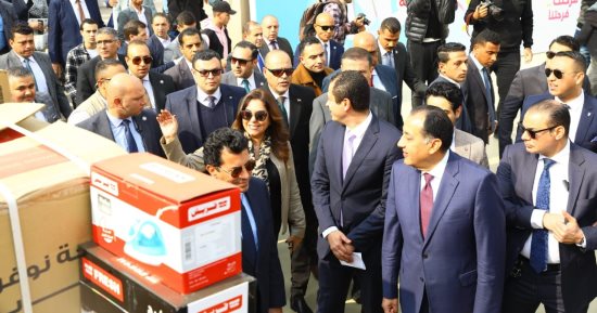وزيرة التنمية المحلية تشارك بـ"أسبوع الخير" لخدمة 20 ألف أسرة من أهالى الأسمرات