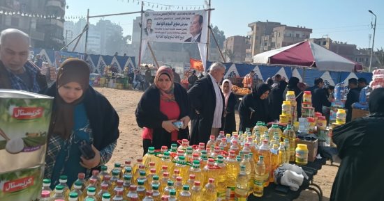 افتتاح سوق اليوم الواحد بالزقازيق لتوفير السلع بتخفيضات تصل 30%.. صور