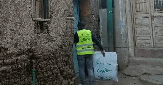 تضامن المنوفية: توزيع بطاطين وألحفة فى 3 قرى بمركز منوف