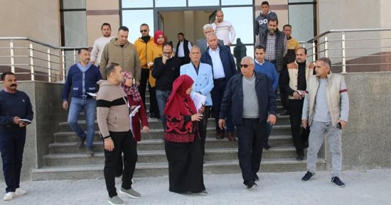 محافظ الوادي الجديد يوجه باستكمال مشروعات المجمع الحكومى المميكن
