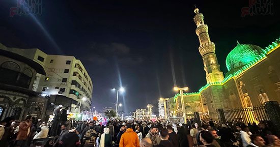الإنشاد والذكر بالليلة الختامية لمولد السيدة زينب.. فيديو وصور